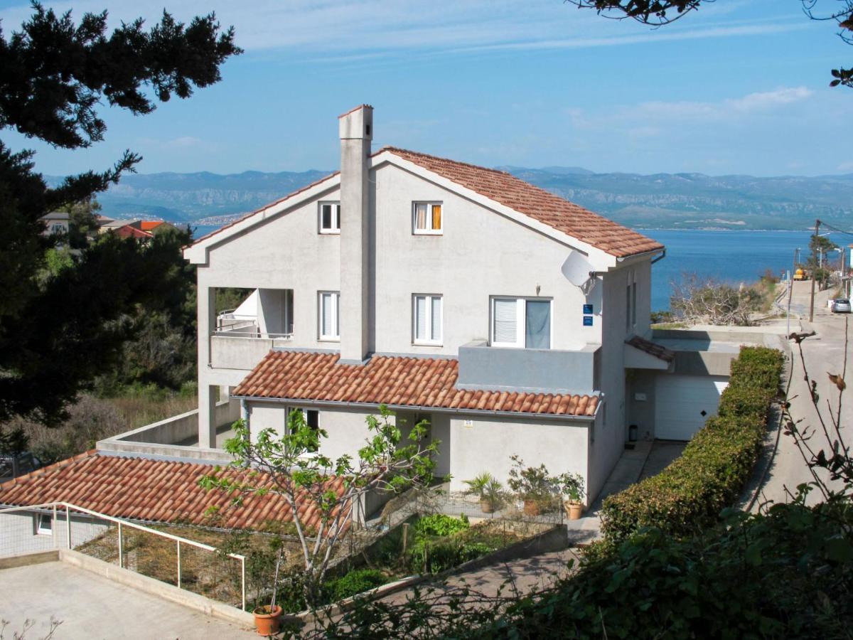 Apartment Marija - VRB100 Vrbnik  Buitenkant foto