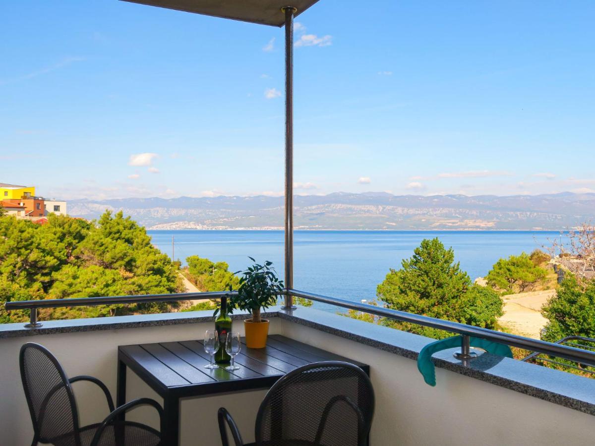 Apartment Marija - VRB100 Vrbnik  Buitenkant foto
