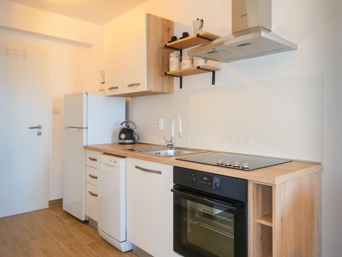 Apartment Marija - VRB100 Vrbnik  Buitenkant foto